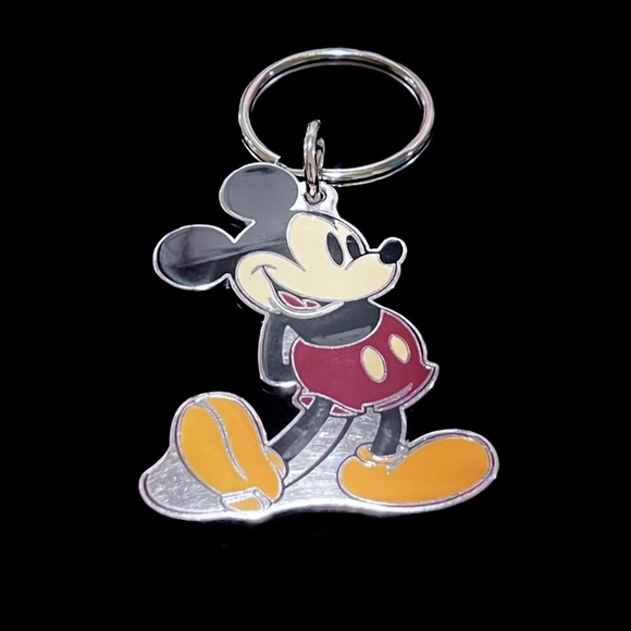 ☃️ Mickey Mouse Keychain - Picture 4 of 5